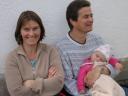 Renate und Peter genießen die Ruhe, Rebecca macht ein Schläfchen
