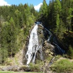 Vom Rastplatz beim Schleierwasserfall hat man auch einen schönen Blick auf den Großglockner