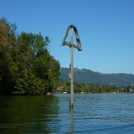 Das Kreuz im See